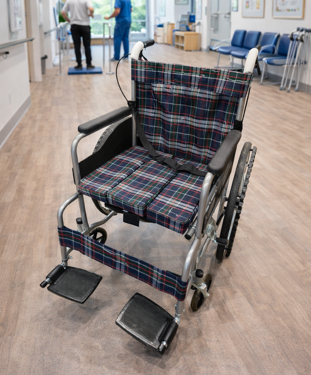 Silla de Ruedas con Inodoro Desmontable y Frenos de Seguridad