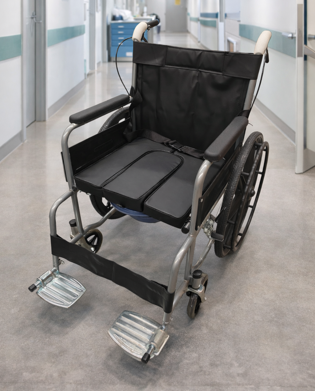 Silla de Ruedas con Inodoro Desmontable KOMFORT